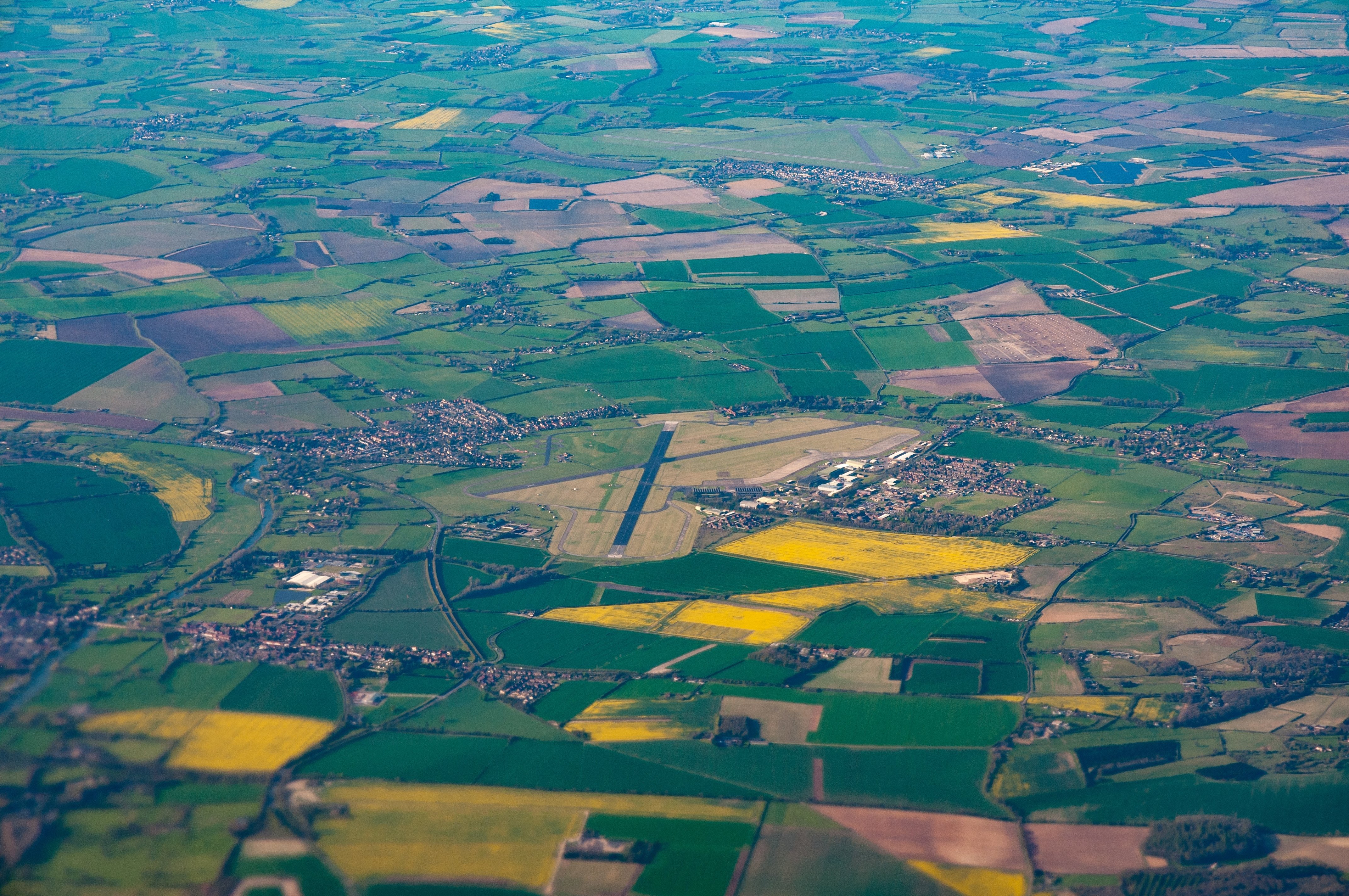 aerial-view-raf-benson-oxfordshire-surrounding-countryside