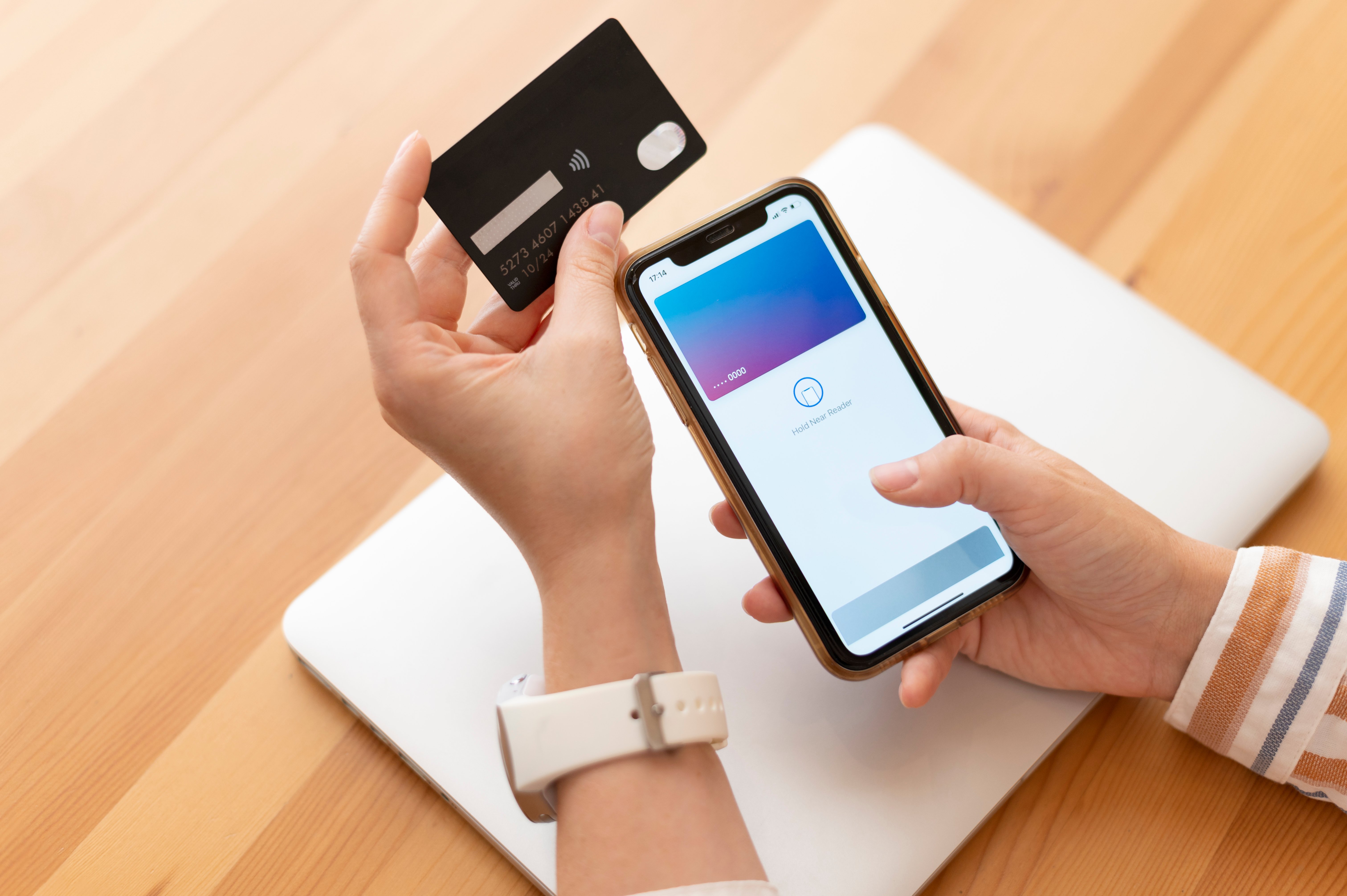 person-paying-with-its-smartphone-wallet-app