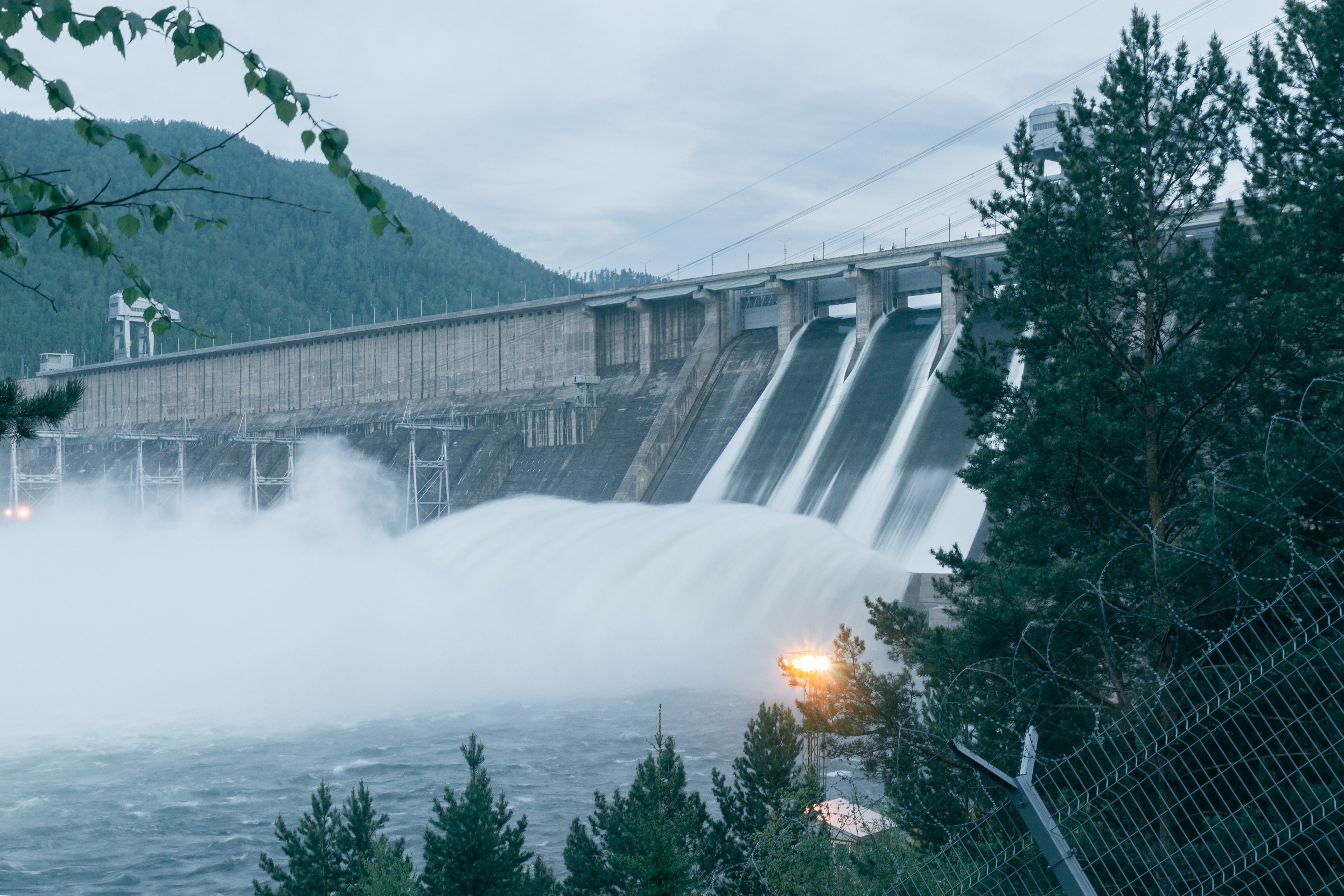 view-hydroelectric-power-plant-water-discharge-picture-long-endurance